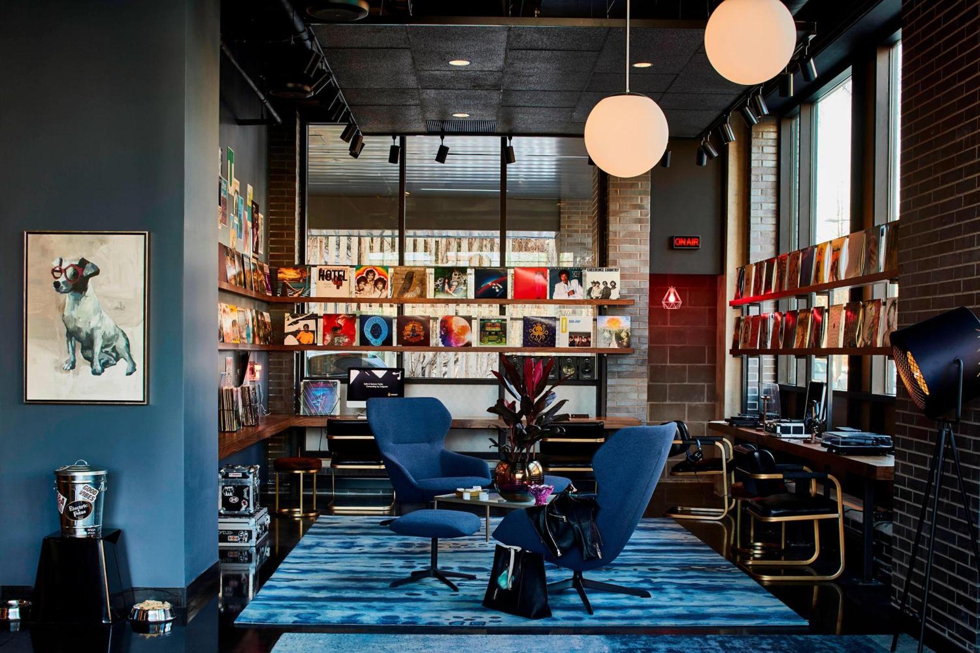 Moxy Minneapolis Uptown Bagian luar foto